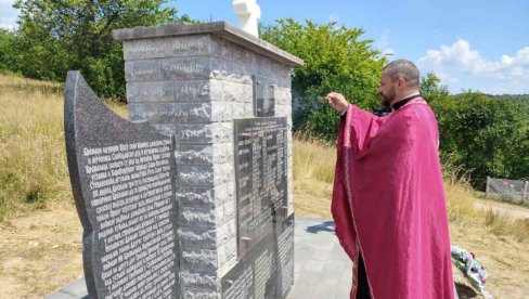 ОРИЋЕВИ УБИЈАЛИ И ПАЛИЛИ СВЕ ШТО СУ СТИГЛИ: Обележене 33 године од злочина над 32 српска цивила у сребреничком селу Брежани ОРИЋЕВИ УБИЈАЛИ И ПАЛИЛИ СВЕ ШТО СУ СТИГЛИ: Обележене 33 године од злочина над 32 српска цивила у сребреничком селу Брежани