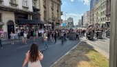 КОНТЕЈНЕР РЕВОЛУЦИЈА: Блокадери малтретирају народ, затворили Теразијски тунел  (ФОТО/ВИДЕО)