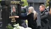 После тешких речи о покојном Саши: Ко је та Сузана? Нека лажу и пљују колико хоће После тешких речи о покојном Саши: Ко је та Сузана? Нека лажу и пљују колико хоће