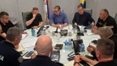 ВУЧИЋ СЕ ВРАТИО У СРБИЈУ ИЗ ШПАНИЈЕ Председник посетио МУП: Они подносе огроман терет у борби против хулиганизма и тероризма