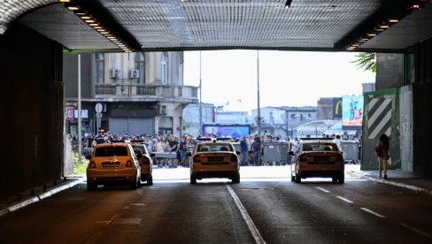 BLOKADERI SVAKOG DANA  KRŠE OVE ČLANOVE USTAVA: Uskraćuju prava građanima, država mora da reaguje