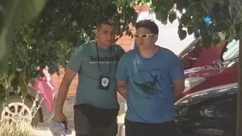 BLOKADER TERORISTA RUINIRAO PROSTORIJE SNS: Uhapšen sin potpredsednika LSV