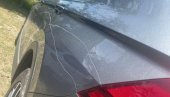 ЈОШ ЈЕДНО ЗЛОДЕЛО БЛОКАДЕРА: Изгребали аутомобил новинару ЈОШ ЈЕДНО ЗЛОДЕЛО БЛОКАДЕРА: Изгребали аутомобил новинару