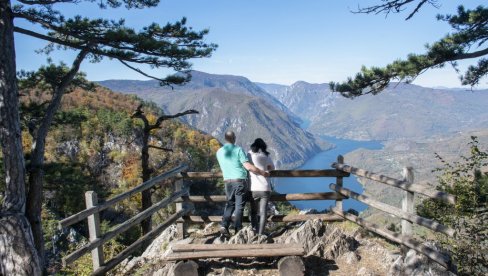 VAŽNE VESTI ZA JEDNU OD NAJPOPULARNIJIH TURISTIČKIH DESTINACIJA U SRBIJI: Put Mitrovac – Banjska stena - Asfalt sve do turističke atrakcije VAŽNE VESTI ZA JEDNU OD NAJPOPULARNIJIH TURISTIČKIH DESTINACIJA U SRBIJI: Put Mitrovac – Banjska stena - Asfalt sve do turističke atrakcije