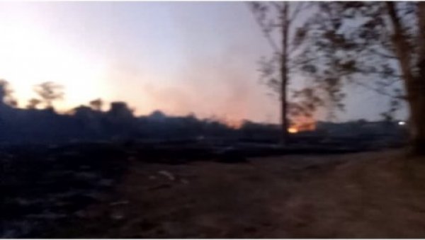 ПОЖАР НА НАСИПУ У МЕСТУ ЈАША ТОМИЋ ПОЖАР НА НАСИПУ У МЕСТУ ЈАША ТОМИЋ