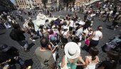 ВРУЋИНЕ ОДНОСЕ ЖРТВЕ У ИТАЛИЈИ:  Преминула девојчица од срчаног удара