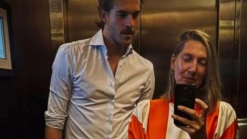 LICEMERJE MARIJE TARLAĆ: Dok sin živi i studira u Americi, ona poziva na haos u Srbiji (FOTO) LICEMERJE MARIJE TARLAĆ: Dok sin živi i studira u Americi, ona poziva na haos u Srbiji (FOTO)