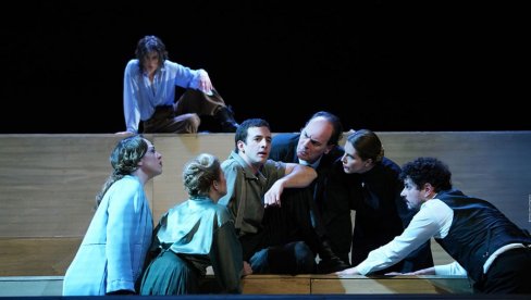 OČEVI I OCI U GRAD TEATRU: Predstava u režiji Veljka Mićunovića na budvanskom festivalu