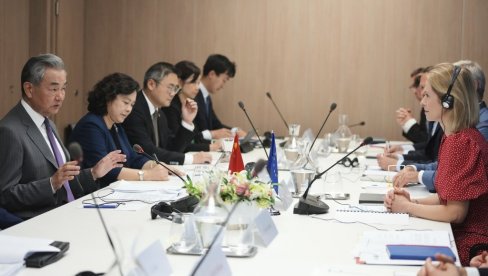 ЕУ ПОЈАЧАВА ПРИТИСАК НА КИНУ: Откривени сви детаљи састанка Каје Калас и Ванг Лија ЕУ ПОЈАЧАВА ПРИТИСАК НА КИНУ: Откривени сви детаљи састанка Каје Калас и Ванг Лија
