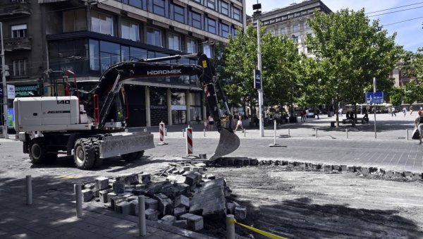 РАМПЕ НА ТРГУ РЕПУБЛИКЕ ДО 23. АВГУСТА: Асфалтирање се наставља, затвара се и подземна гаража Пионирски парк у Драгослава Јовановића
