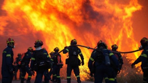 HILJADU LJUDI EVAKUISANO: Veliki šumski požar (FOTO/VIDEO) HILJADU LJUDI EVAKUISANO: Veliki šumski požar (FOTO/VIDEO)
