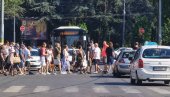 ТЕРОР БЛОКАДЕРА: Малтретирају грађане по целом Београду (ВИДЕО)