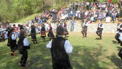 BRZOHODE DOMAĆIN: Sutra nastup folklornih grupa