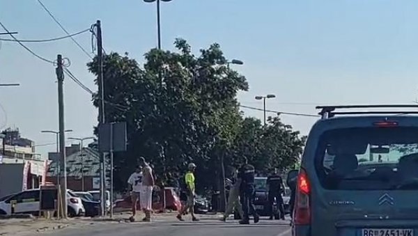 ШАКА ЈАДА: Погледајте колико блокадера малтретира цео Видиковац! (ВИДЕО) ШАКА ЈАДА: Погледајте колико блокадера малтретира цео Видиковац! (ВИДЕО)