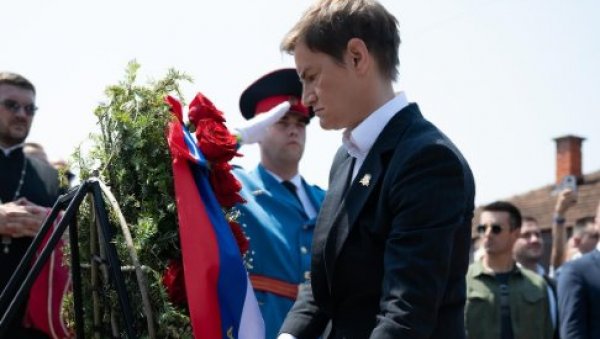АНА БРНАБИЋ С НАРОДОМ У БРАТУНЦУ: Нека је вечна слава и хвала свим страдалим Србима Средњег Подриња и Бирча АНА БРНАБИЋ С НАРОДОМ У БРАТУНЦУ: Нека је вечна слава и хвала свим страдалим Србима Средњег Подриња и Бирча