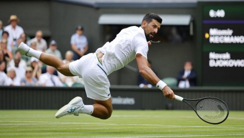 VIMBLDON, NAJNOVIJE VESTI: Novak Đoković savladao Italijana, ali zabrinuo navijače