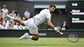 VIMBLDON, NAJNOVIJE VESTI: Novak Đoković savladao Italijana, ali zabrinuo navijače