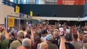 Više od 70.000 putnika ZAROBLJENO NA RUSKOM AERODROMU: Saobraćaj potpuno paralizovan, karte za vozove rasprodate