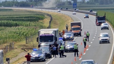 KAKO SE DOGODILA NESREĆA U KOJOJ JE STRADAO POLICAJAC: Oglasio se ministar Dačić KAKO SE DOGODILA NESREĆA U KOJOJ JE STRADAO POLICAJAC: Oglasio se ministar Dačić