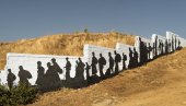 ИЗЛОЖБА ПУТЕВИ ОЧАЈНИКА У ГАЛЕРИЈИ 73: Кадрови из живота избеглица ИЗЛОЖБА ПУТЕВИ ОЧАЈНИКА У ГАЛЕРИЈИ 73: Кадрови из живота избеглица