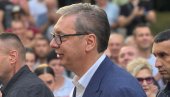 СУТРА У 11 ЧАСОВА: Вучић обилази радове на изградњи моста преко Дунава у склопу Фрушкогорског коридора СУТРА У 11 ЧАСОВА: Вучић обилази радове на изградњи моста преко Дунава у склопу Фрушкогорског коридора