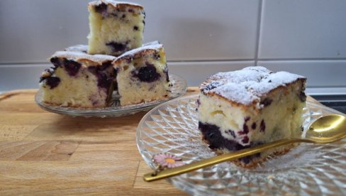 KOLAČ SA BOROVNICAMA: Recept po kom sus pravile naše bake