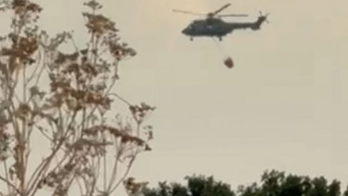 STIGLA JE POMOĆ IZ VAZDUHA : Helikopteri MUP-a gase požare u Šumadiji