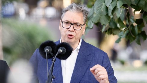 VUČIĆ ODGOVORIO NA ŠEŠELJEV ROK ZA UKLANJANJE BARIKADA: Neka se ne muči, ranije ćemo to da počistimo! VUČIĆ ODGOVORIO NA ŠEŠELJEV ROK ZA UKLANJANJE BARIKADA: Neka se ne muči, ranije ćemo to da počistimo!