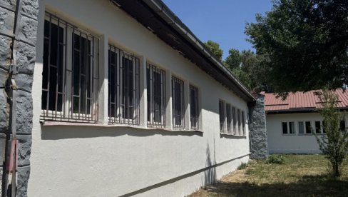 NOVA OGRADA I OKREČENA FASADA: Uređena osnovna škola na Ledinama