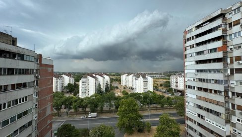 CRNI OBLACI NAD BEOGRADOM: Priprema se nevreme u prestonici (VIDEO)