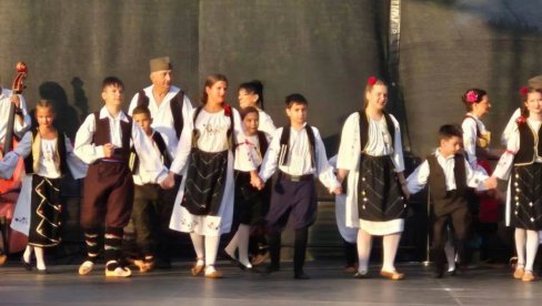 OBELEŽILI 90. ROĐENDAN: Jubilej KUD Dragan marković iz Zabrežja OBELEŽILI 90. ROĐENDAN: Jubilej KUD Dragan marković iz Zabrežja