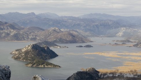 RIJEČANI DIŽU BUNU RIJEČANI DIŽU BUNU