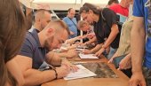 GRAĐANI JASNO REKLI NE KURTIJEVIM MOSTOVIM Srpska lista: Za jedanaest sati sakupljeno 3.628 potpisa