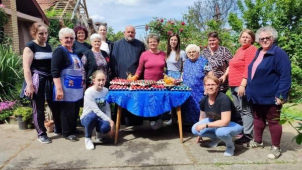 КРОФНА ИЗ БЛОКА У ЛАПОВУ ЗА ПОМОЋ СРПСКИМ ПОРОДИЦАМА НА КИМ: Акцију подржало ДУ Коло српских сестара - Твоје мало, њима значи све! КРОФНА ИЗ БЛОКА У ЛАПОВУ ЗА ПОМОЋ СРПСКИМ ПОРОДИЦАМА НА КИМ: Акцију подржало ДУ Коло српских сестара - Твоје мало, њима значи све!