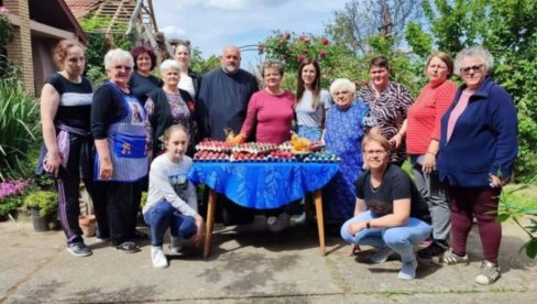 KROFNA IZ BLOKA U LAPOVU ZA POMOĆ SRPSKIM PORODICAMA NA KIM: Akciju podržalo DU Kolo srpskih sestara - Tvoje malo, njima znači sve!