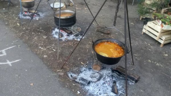 БРАНИЧЕВО ДОМАЋИН: У суботу манифестација Печки котлић БРАНИЧЕВО ДОМАЋИН: У суботу манифестација Печки котлић