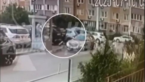 PRVI SNIMCI LIKVIDACIJE KLJUČNOG ČOVEKA ZELENSKOG: Brutalno izrešetan u Kijevu usred bela dana - pogledajte kako mu je prišao (VIDEO)