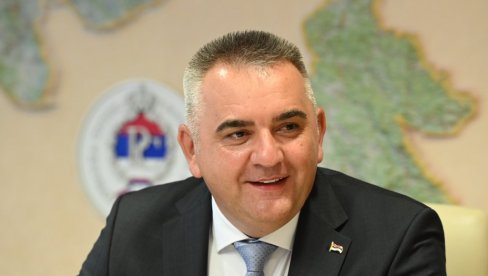 РОДИЛО ИЗНАД ПРОСЕКА: Саво Минић, министар пољопровреде, шумарства и водопривреде РС РОДИЛО ИЗНАД ПРОСЕКА: Саво Минић, министар пољопровреде, шумарства и водопривреде РС
