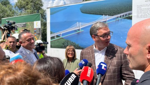 Вучић обилази радове на изградњи моста преко Дунава у склопу Фрушкогорског коридора (ВИДЕО)