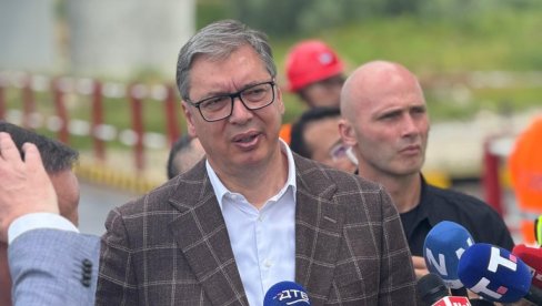 СА БЕЋИРОВИЋЕМ ЈЕ НЕМОГУЋЕ, ЈЕР ЧОВЕК ЈЕ ЛАЖОВ Вучић о кампањи Сарајева - Он измишља и обмањује своје грађане лажним претњама из Србије СА БЕЋИРОВИЋЕМ ЈЕ НЕМОГУЋЕ, ЈЕР ЧОВЕК ЈЕ ЛАЖОВ Вучић о кампањи Сарајева - Он измишља и обмањује своје грађане лажним претњама из Србије