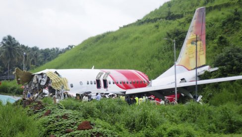 PORODICE U ŠOKU NAKON ŠTO SU OTVORILE KOVČEGE SA TELIMA: Nove bizarnosti nakon pada aviona u Indiji