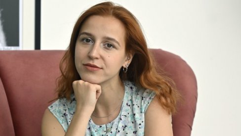 БЕБЕ СЕ НЕРВИРАЈУ КАД ЛЕПТИР НЕ ПОЛЕТИ: Драматург Мина Ћирић о Колевка театру, драмским и плесним представама, независној сцени