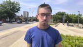 ДА НОВАК УЧИ И БОЉЕ ВИДИ СВЕТ ОКО СЕБЕ: Седамнаестогодишњаку из Бора потребна помоћ за лечење