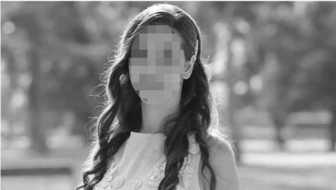 ПУКЛО ЈЕ ПОПУТ БОМБЕ, ЧУО СЕ ВРИСАК ДЕВОЈКЕ Јелена (23) погинула код Краљева, отац јој страдао на исти начин ПУКЛО ЈЕ ПОПУТ БОМБЕ, ЧУО СЕ ВРИСАК ДЕВОЈКЕ Јелена (23) погинула код Краљева, отац јој страдао на исти начин