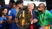 ЦИРКУС У АМЕРИЦИ! Доналд Трамп правио шоу, навијачи му звиждали ЦИРКУС У АМЕРИЦИ! Доналд Трамп правио шоу, навијачи му звиждали