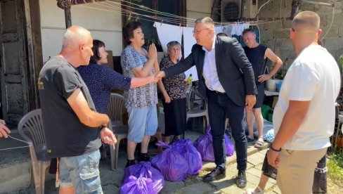 PLAMEN ODNEO DOMOVE, SPAS OD OPŠTINE: GO Zvezdara pružiće novčanu pomoć porodicama kojima su domovi nedavno izgoreli u naselju Mirijevo PLAMEN ODNEO DOMOVE, SPAS OD OPŠTINE: GO Zvezdara pružiće novčanu pomoć porodicama kojima su domovi nedavno izgoreli u naselju Mirijevo