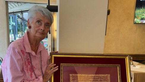 SKRIVENI PUT U TRAUMATIČNOM VREMENU I SVETU: Pesnikinja Tanja Kragujević, dobitnica nagrade “Jefimijin vez” za “Kratka istorija trenutkka”
