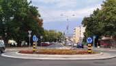 КРУЖНИ ТОК УЛЕПШАО ПАРАЋИН: Након комплетирања раскрснице, саобраћај увелико тече (ФОТО)