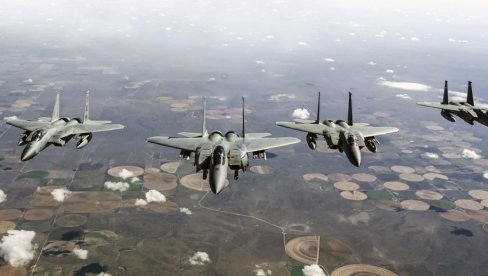 АМЕРИКА РАСПОРЕЂУЈЕ НОВЕ ЛОВЦЕ Ф-15 НА ОКИНАВУ: Почиње припрема за сукоб са Кином? АМЕРИКА РАСПОРЕЂУЈЕ НОВЕ ЛОВЦЕ Ф-15 НА ОКИНАВУ: Почиње припрема за сукоб са Кином?