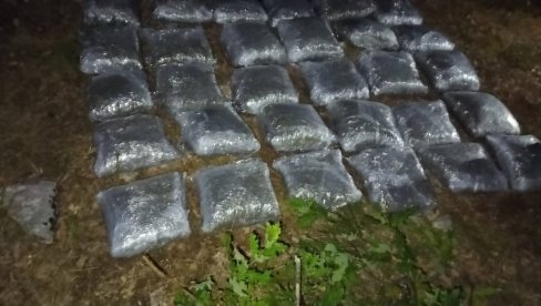 НАСТАВАК АКЦИЈЕ „УСКОК“ У ТРЕБИЊУ:  Ухапшени Билећанин и Никшићанин, заплењени дрога, оружје и муниција